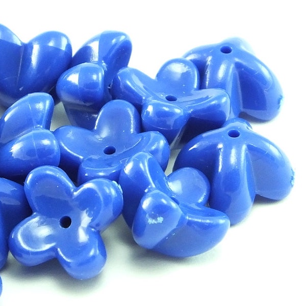 Perles de fleurs bleues (25 psc), perles en plastique 11x7 mm, perles allemandes vintage, résultats, perles de Lucite