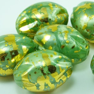 8 pcs 28x20 mm Beads , Vintage German Beads , Findings ,  Lucite Beads - VB630