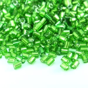 小さなラッパチューブビーズ - 1.5 x 2 mm プラスチックビーズ - グリーンルーサイトクラフト用品