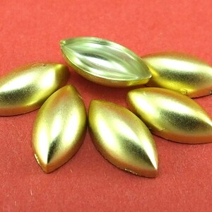 Golden Ton Vintage Deutsche Cabachons (50 Stück), Zubehör, 10mm Golden Cabs, Schmuck Zubehör, Flat Back