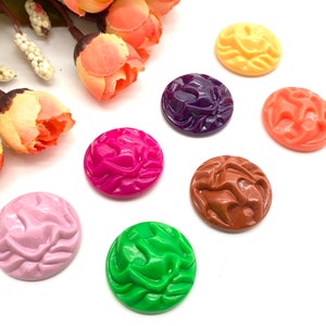 Cabochões de plástico vintage, cabochões esculpidos, cabochões redondos de 25 mm, suprimentos para artesanato (conjunto de 10)