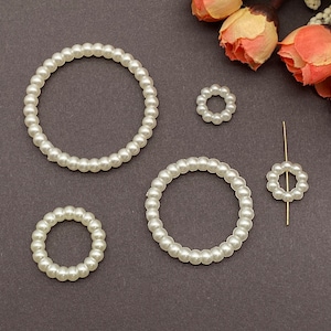 Quality Crafted Plastic Beads with a Pearl Finish - 20 psc - Plastic Ring Beads