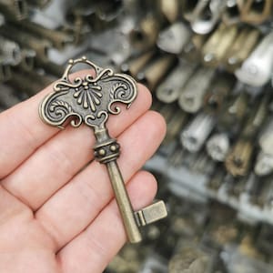 Unique Key Charm, Antique Bronze Key Pendant, Silver Plated Royal Steampunk Jewelry Supply, DIY Craft Key Decor