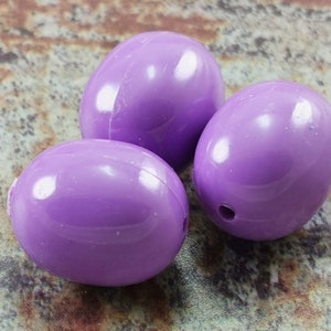 Vintage Oval Beads ,  Lucite Beads , 18mm German Beads , Bracelet supplies - OV36