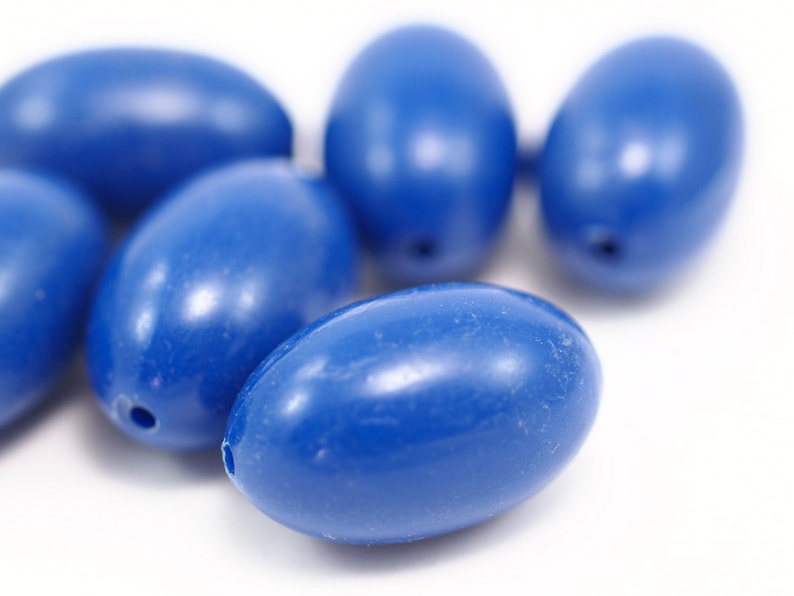 23mm Lucite Beads 5 pcs Oval Opaque Beads Vintage Plastic German Beads bk235