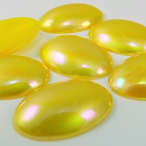 20 psc Vintage Ocal Plastic Lucite Cabochons  24x17 mm