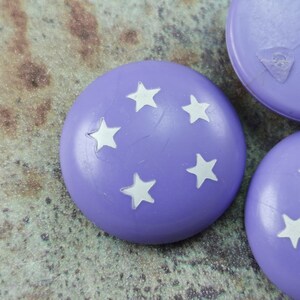 Vintage Paarse Plastic Lucite Cabochons met Witte Sterren ( 4st ) ( 23 mm ) - cb007 - v4c
