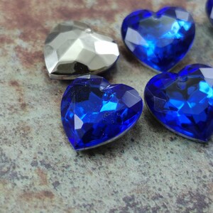 Cabines coeur bleu , cabines coeur vintage (10 psc) , Perles acryliques à facettes , cabines Lucite 18mm