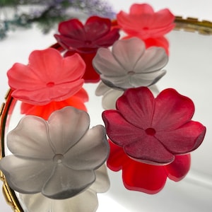 Vintage Flower Beads Acrylic Beads  Vintage Lucite Beads Hole in the Middle Perfect for Bracelet and Earring Stylish and Unique Beads
