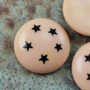 Vintage roze plastic Lucite cabochons met zwarte sterren (4 stuks) (23 mm) - cb028 - v4c