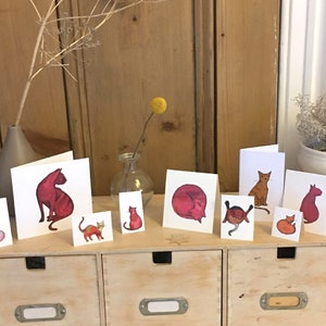 POCHETTE DE CHATS.  Fabriquées à la main, des cartes uniques de différentes tailles avec des enveloppes, agréables à envoyer individuellement, elles ont fière allure lorsqu'elles sont présentées en groupe