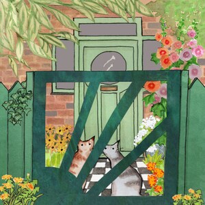 BEM-VINDO AO LAR, dois gatos esperam em um portão Sunburst em um jardim de flores. Cartão impresso de uma colagem original, 2 opções para escolher.