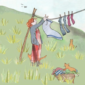 Hillside Washday, 3 chats roux, un panier de linge et une colline venteuse. Une belle carte douce imprimée à partir d'une carte originale de collage