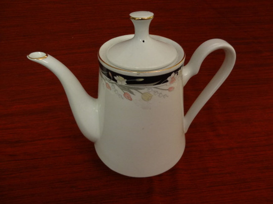 Mid Century Modern/retro Tienshan Fine China Tea Pot/michelle Pattern