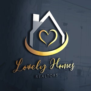 Può includere: Logo per Lovely Homes Realtors. Il design presenta un contorno di casa argentato, con un cuore dorato all'interno. Una forma a mezzaluna dorata si curva sotto la casa. Le parole "Lovely Homes" sono in corsivo dorato, con "REALTORS" in lettere maiuscole dorate più piccole.