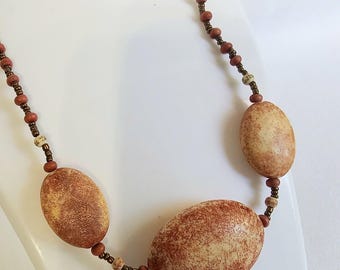 JP3647 Vintage Multi Bead Necklace. Single Strand. c1980s