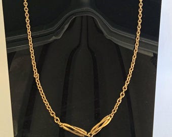 JP3661 Vintage gouden metalen sierketting. ca. jaren 1980. Langere lengte
