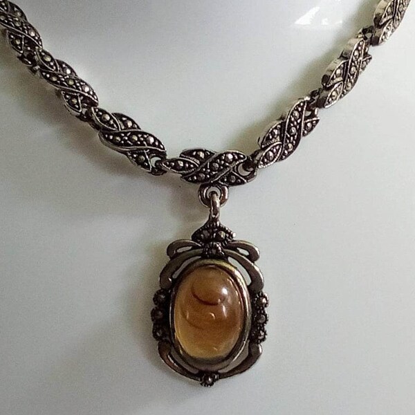F88 Vintage Victorian Inspired Silver Tone Necklace with Fixed Pendant with Orange Resin Stone. Free Global Shipping