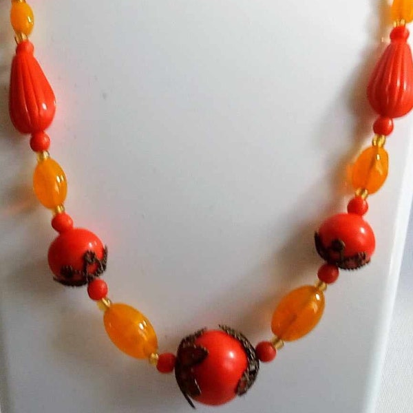 F157 Vintage Art Deco Spun Glass Bead Necklace. Free Global Shipping