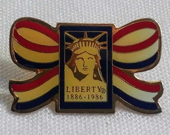 JP325. Vintage 1980's Liberty Pin. Lapel or Tie Pin. Liberty 1886 - 1986. Statue of Liberty.  Tracked shipping
