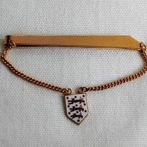 K231 Vintage England 3 Lions Tie Clip and Chain. Rolled Gold. Tracked Shipping
