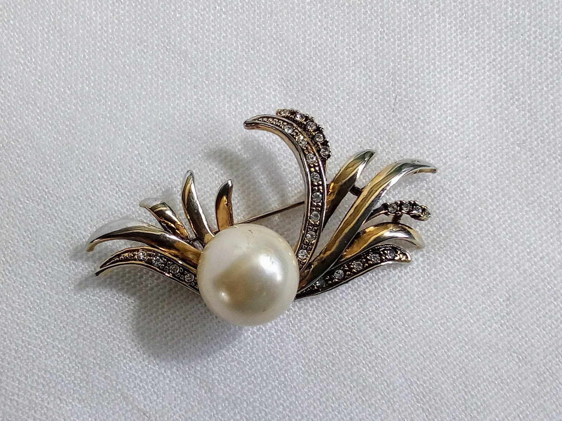 ビンテージブローチ JP410 Lovely Vintage Modern Leaf Two Tone Brooch With Faux