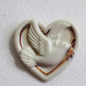 JP292. Vintage Lenox porseleinen duif hart broche.
