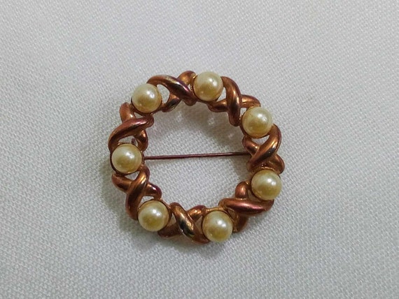 JP124. Pretty Copper Tone on Gold Metal Brooch. F… - image 2