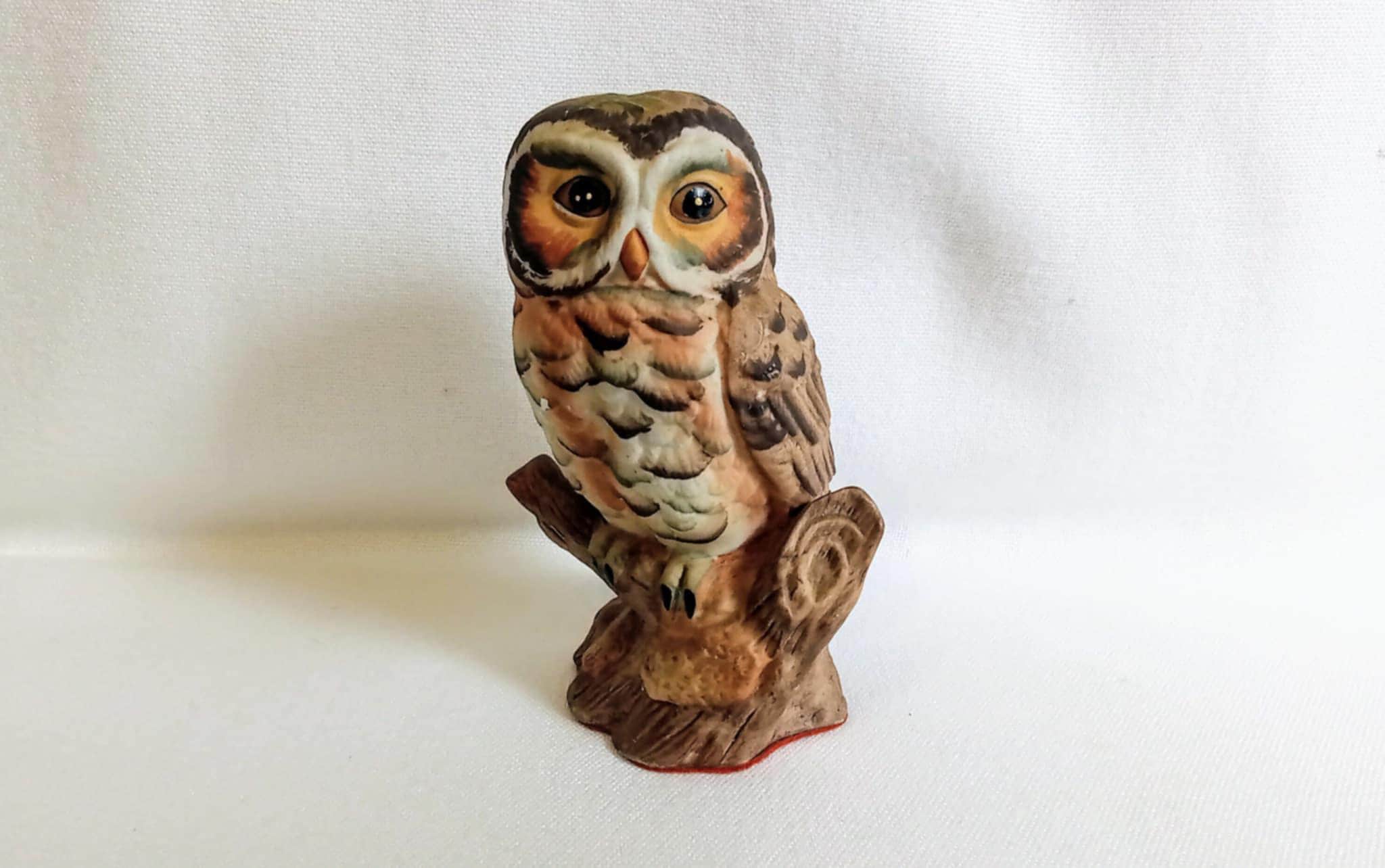 JP2981 Vintage Resin Owl Figurine. C1980's. Unbranded.