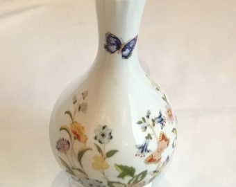 P86 Vintage c1980&#39;s Ansley Cottage Garden Bud Vase Fine Bone China Made in England. Tracked shipping