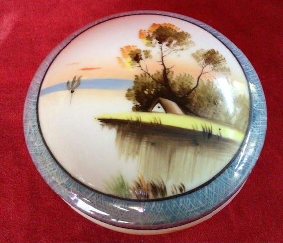 T170 Vintage Lovely Shofu Lidded Trinket Box.Made in Japan.  Tracked shipping. View 4