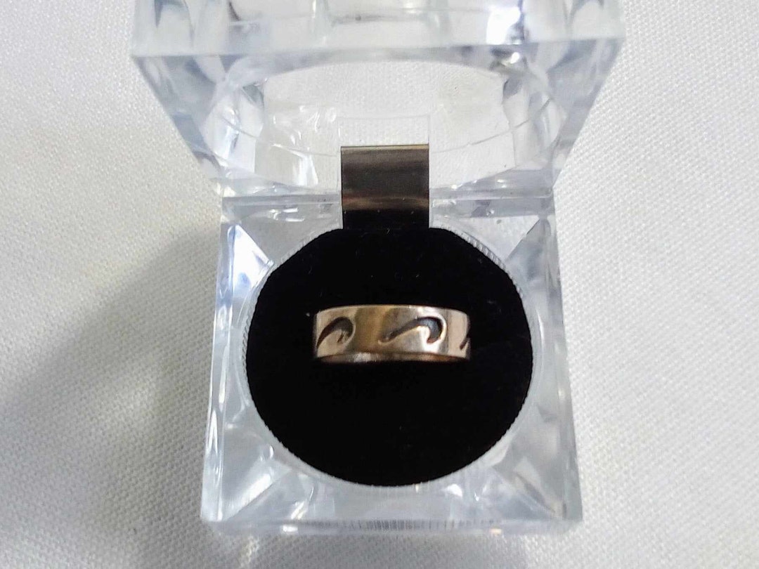 JP522. Vintage Hallmarked Silver 925 Band Ring With Black
