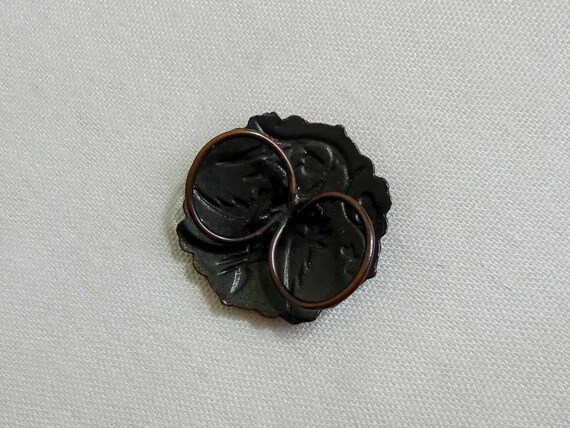 T212 Vintage Aged Metal Tone Scarf Clip. Egret Heron Design