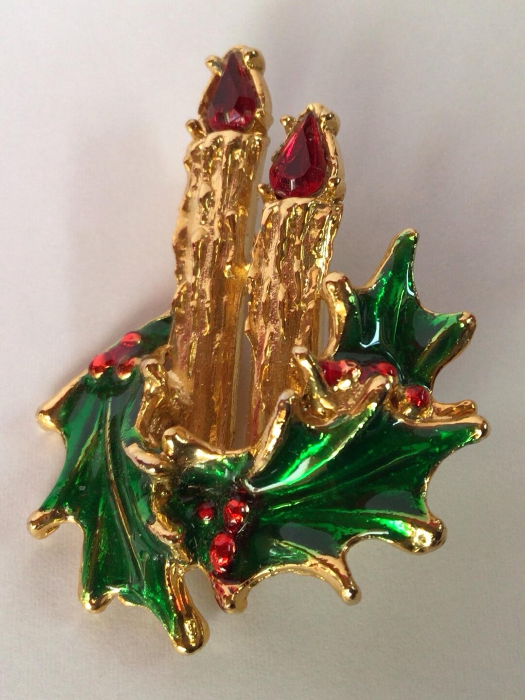X62 Vintage Gold Tone With Enamel and Red Crystal Stone X62 Vintage Gold Tone With Enamel and Red Crystal Stone