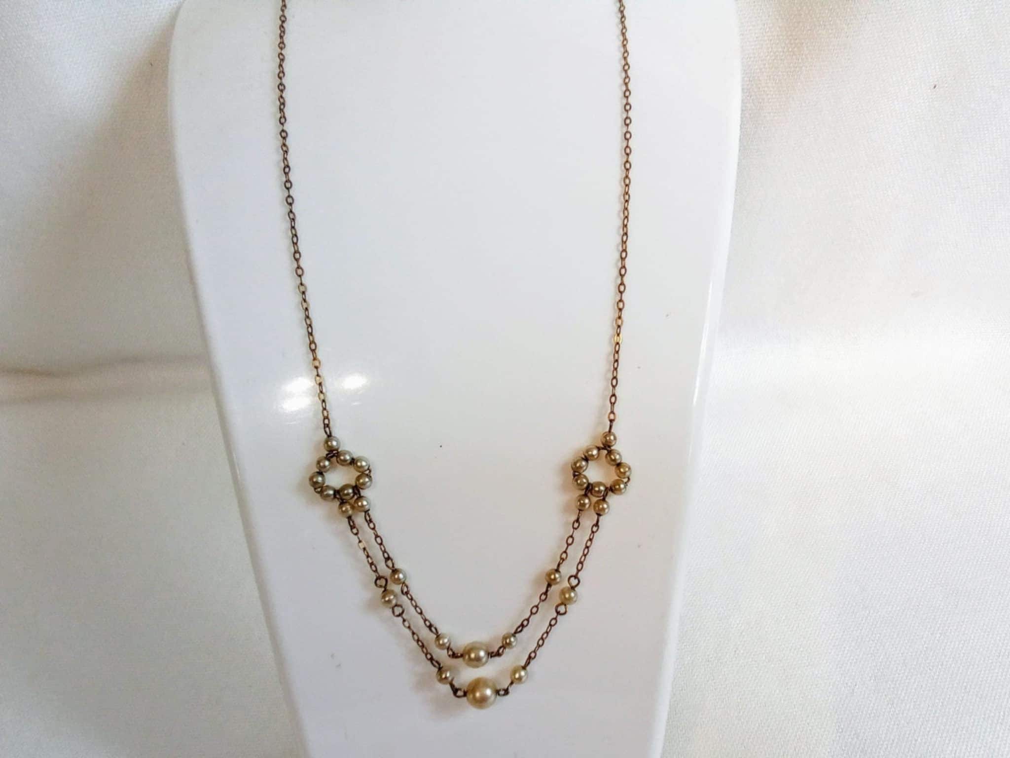 E99 Vintage Gold Tone Delicate Chain and Faux Pearl Necklace