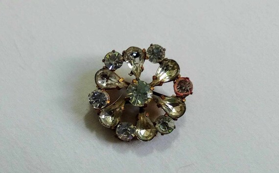 C62 Vintage C1940's Rhinestone Flower Brooch. Sma… - image 6