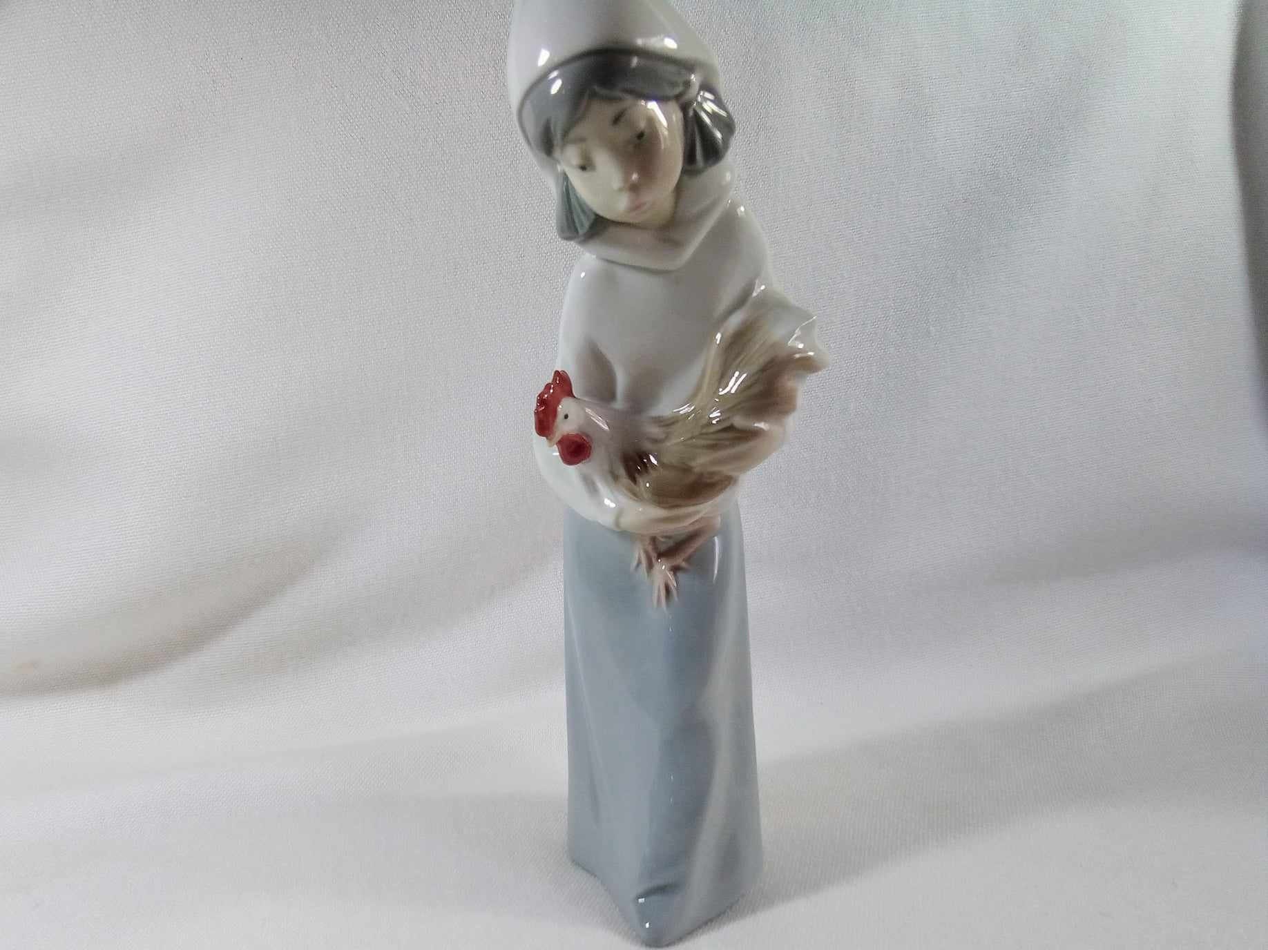 CE38 Vintage Lladro Porcelain Figurine, Girl With Chicken. Hand