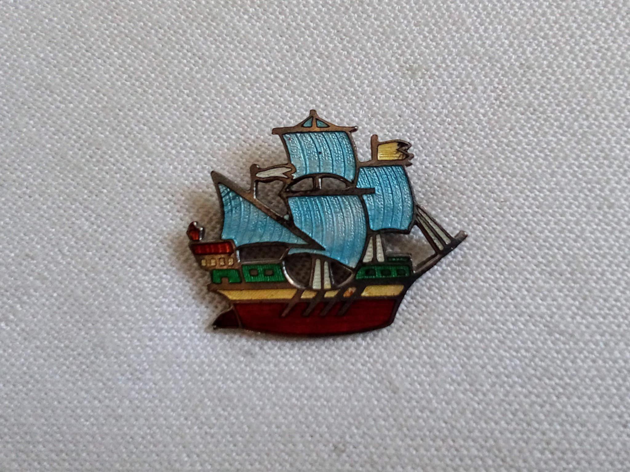 Broche Vintage Années 50 Motif Voilier En Plastique Blanc - Pièce Collector Rétro