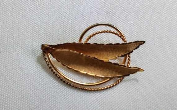 A53 Vintage Signed ECCO, Gold Filled Brooch. Leaf… - image 2