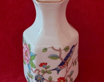 W102a Vintage Aynsely “ Pembroke “ Pattern Mini  Bud Vase. Bone China, Made in England. Tracked Shipping.