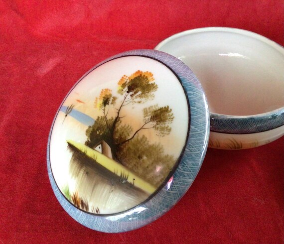 T170 Vintage Lovely Shofu Lidded Trinket Box.Made in Japan.  Tracked shipping. View 6