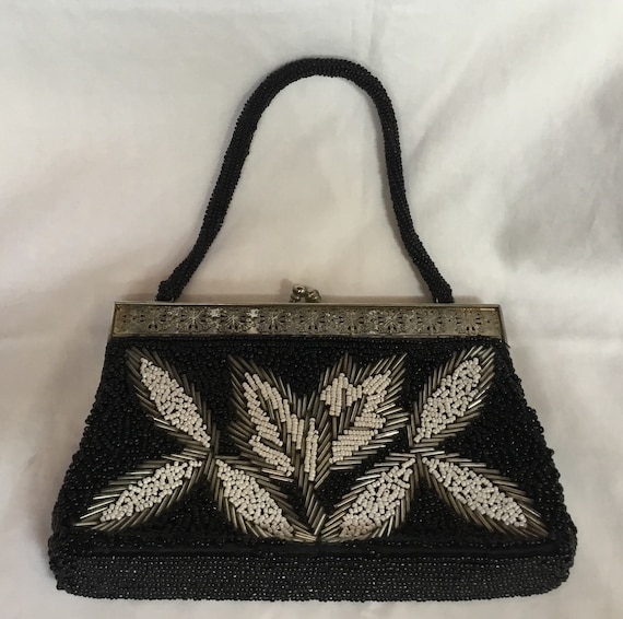 N2 ヴィンテージ ハンドメイド 両面花柄モチーフ ブラックビーズ 