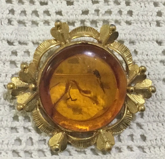 B6 EXQUISITE (UK) Large, Round, Vintage 1970's Signed Amber