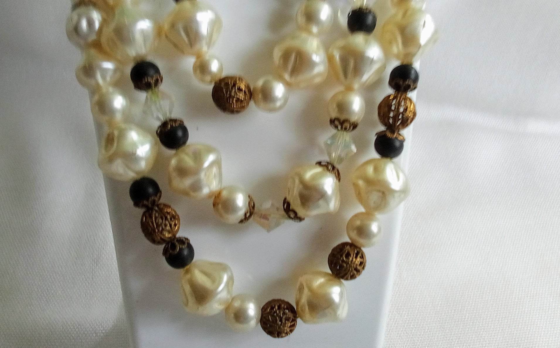 Collier Vintage 3 Rangs Perles Baroques Couleur Or - Bijou Occasion, Attache Dorée