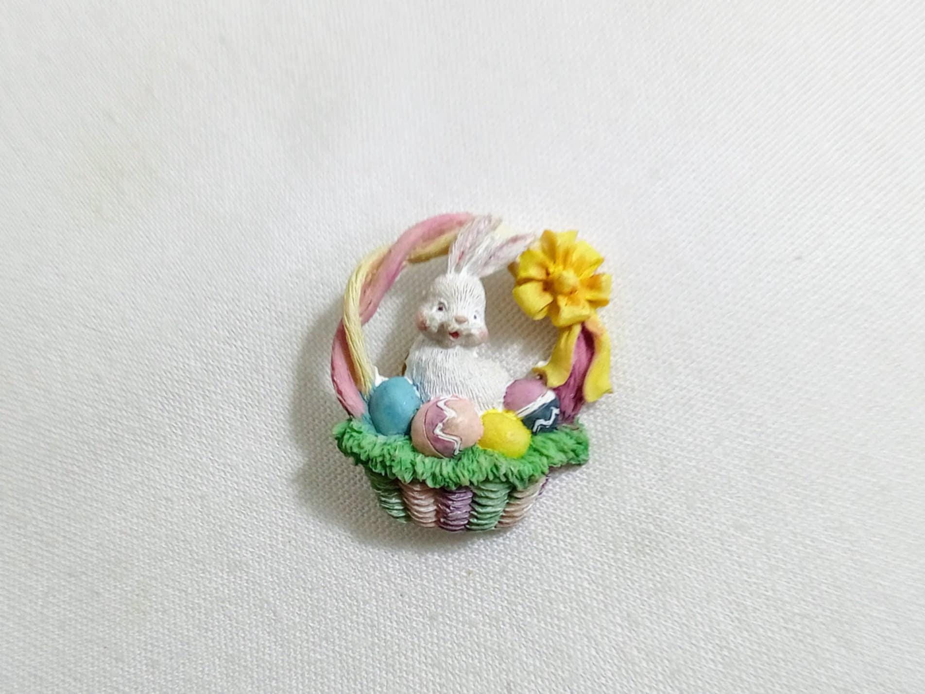 A261 ヴィンテージ イースターバニー 樹脂ブローチ。伝統的なテーマ