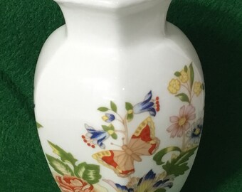 P143 Vintage Aynsley Cottage Garden Butterfly and Flowers Mini Bud
