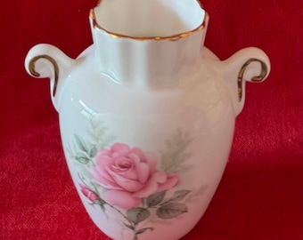 W98a Vintage Porcelain “ Phildale “ Pink Rose Pattern Decorative Bud Vase. Bone China, Made in England. Tracked Shipping.