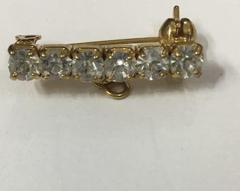C15 A vintage prong set Diamonte bar brooch with bale for charms or pendants, Czech made.