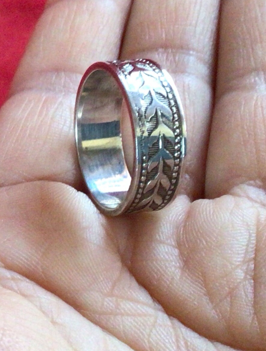 BC78 Vintage J. H.W Silver Round Should Band Ring. 4.6g BC78 Vintage J. H.W Silver Round Should Band Ring. 4.6g