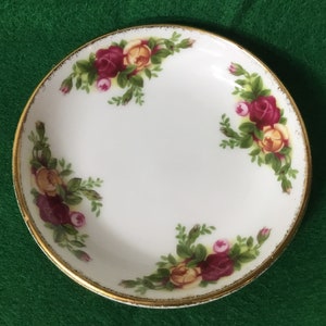 Plat à épingles vintage Royal Albert Old Country Roses P120. Bone China - Fabriqué en Angleterre. Expédition suivie.
